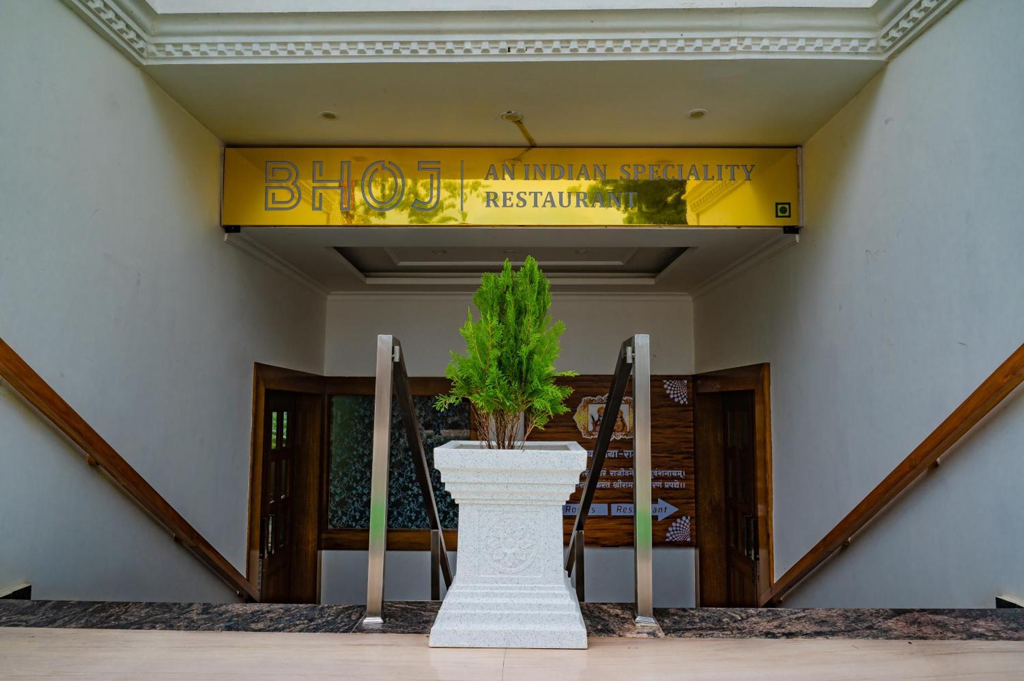 Amritara Ramila Kutir Hotel Ayodhya Kültér fotó